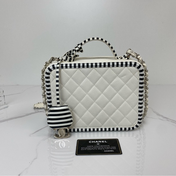 Chanel Filigree Vanity Case - Picture 3 of 6